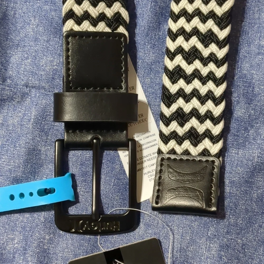 Hurley belt elastic braided black and white chevron belt Women's Size 32 NWT